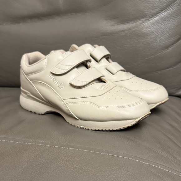 Propet Shoes - Propet Gray Cream Women's Sneakers size 9M